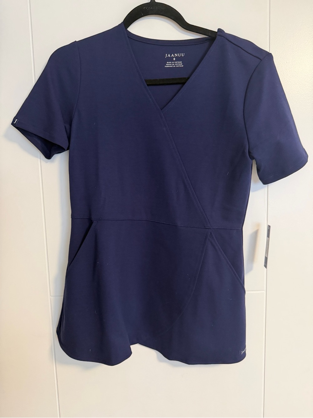 Jaanuu ultrasoft scrub top
